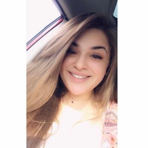 Meet your Posher, Julia